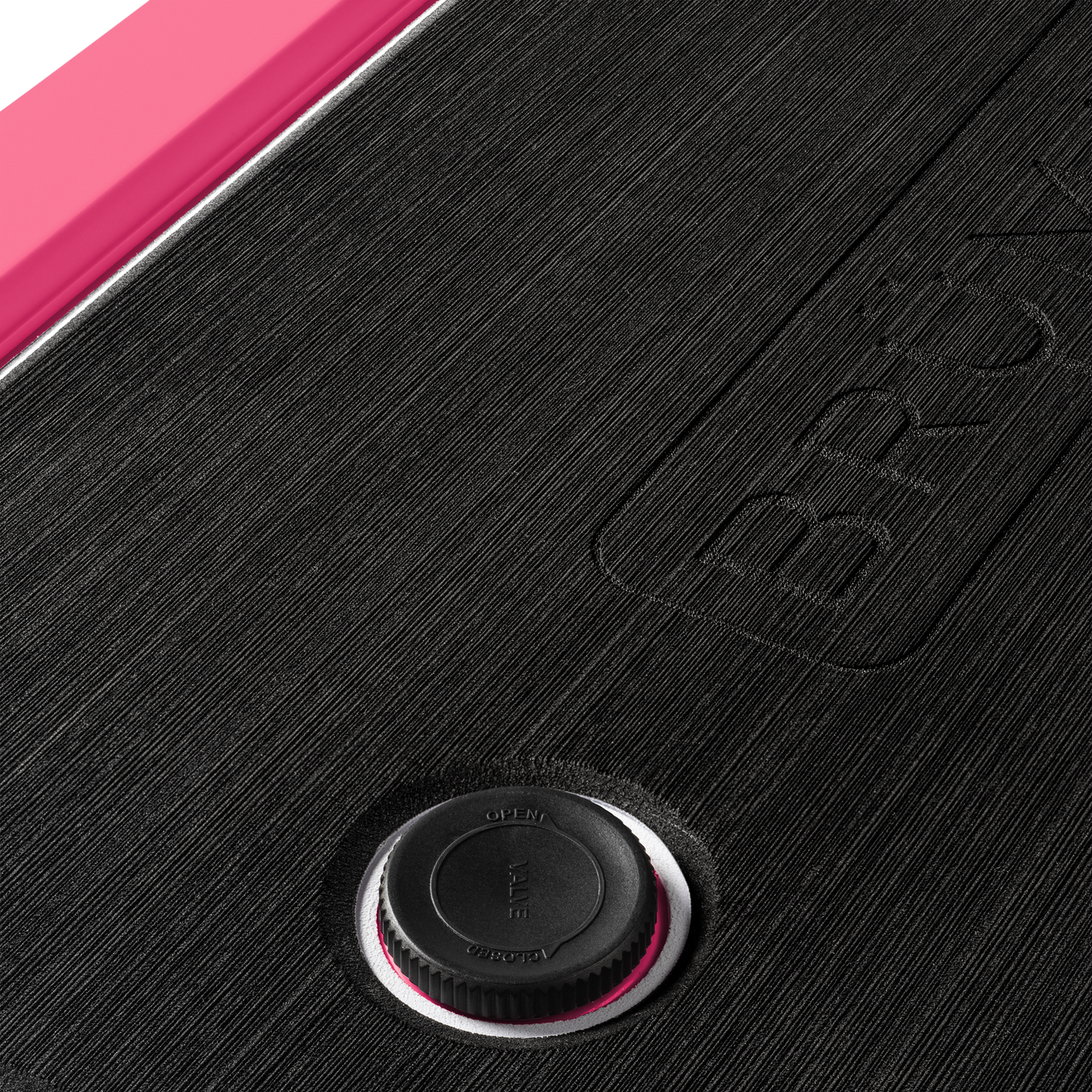 brutank-i3 brutank-55qt-neonpink-vent.png
